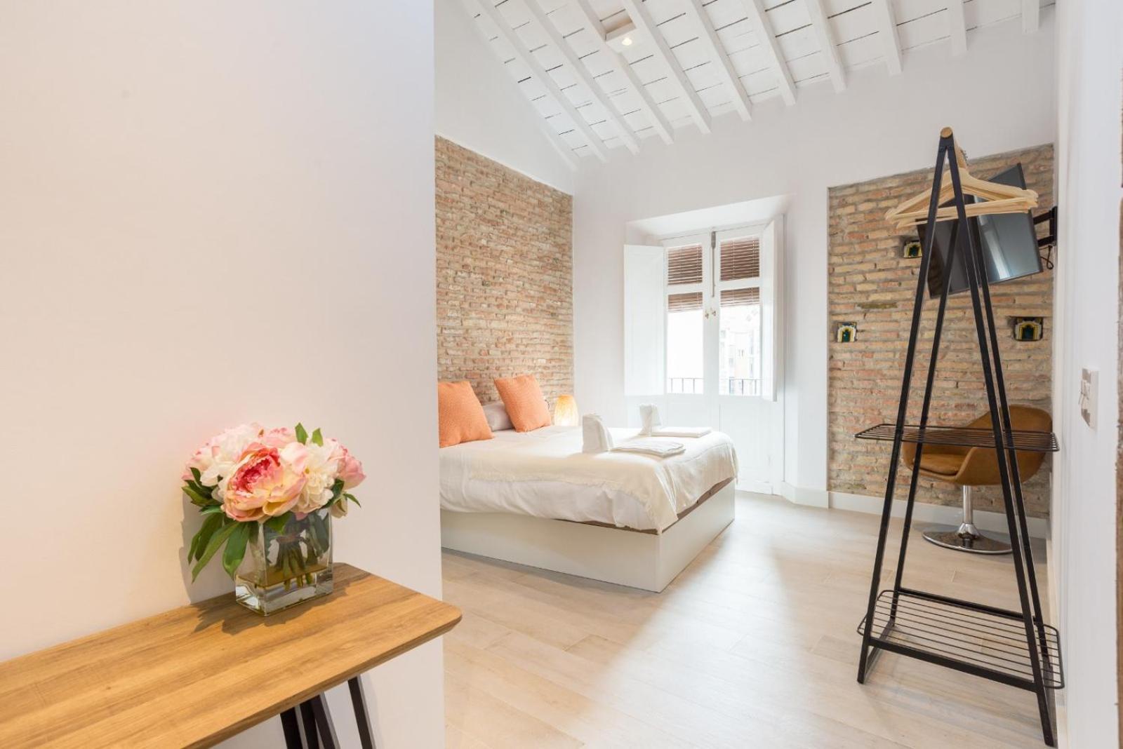Te1A-El Teatro Brick Wall Suite Prime Location Malaga Ngoại thất bức ảnh