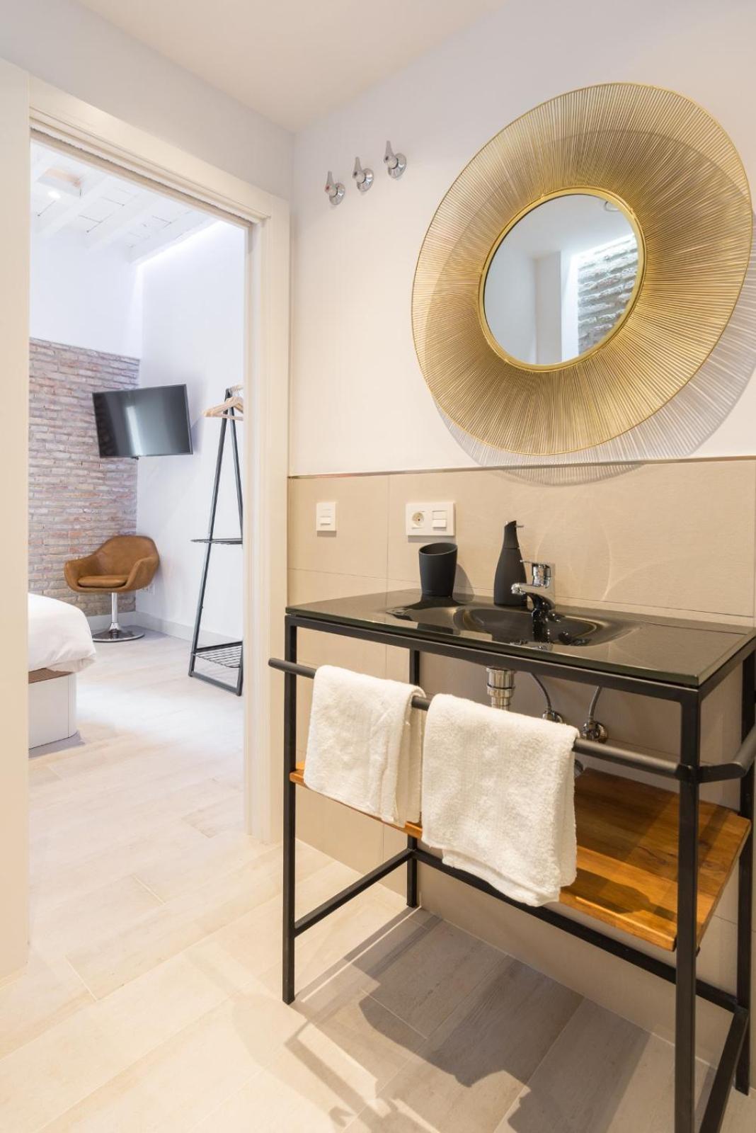 Te1A-El Teatro Brick Wall Suite Prime Location Malaga Ngoại thất bức ảnh